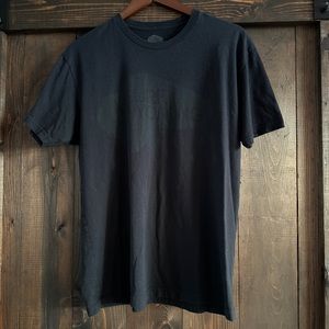 Men’s Surf Wyoming Black on Black T Shirt Size L